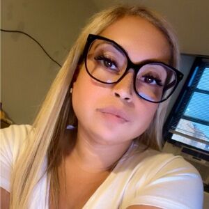 Meet your Posher, Sabrina